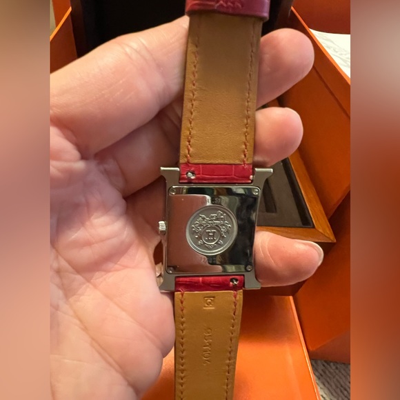 Hermes heure H watch, small model w/ diamonds & alligator strap. Retails $6,250+ - Picture 4 of 17